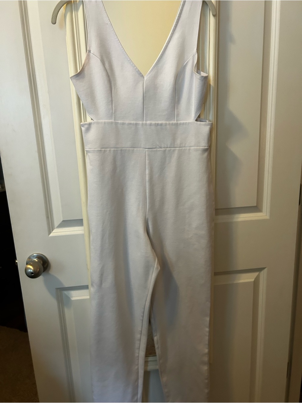 White V-Neck Sleeveless Jumpsuit